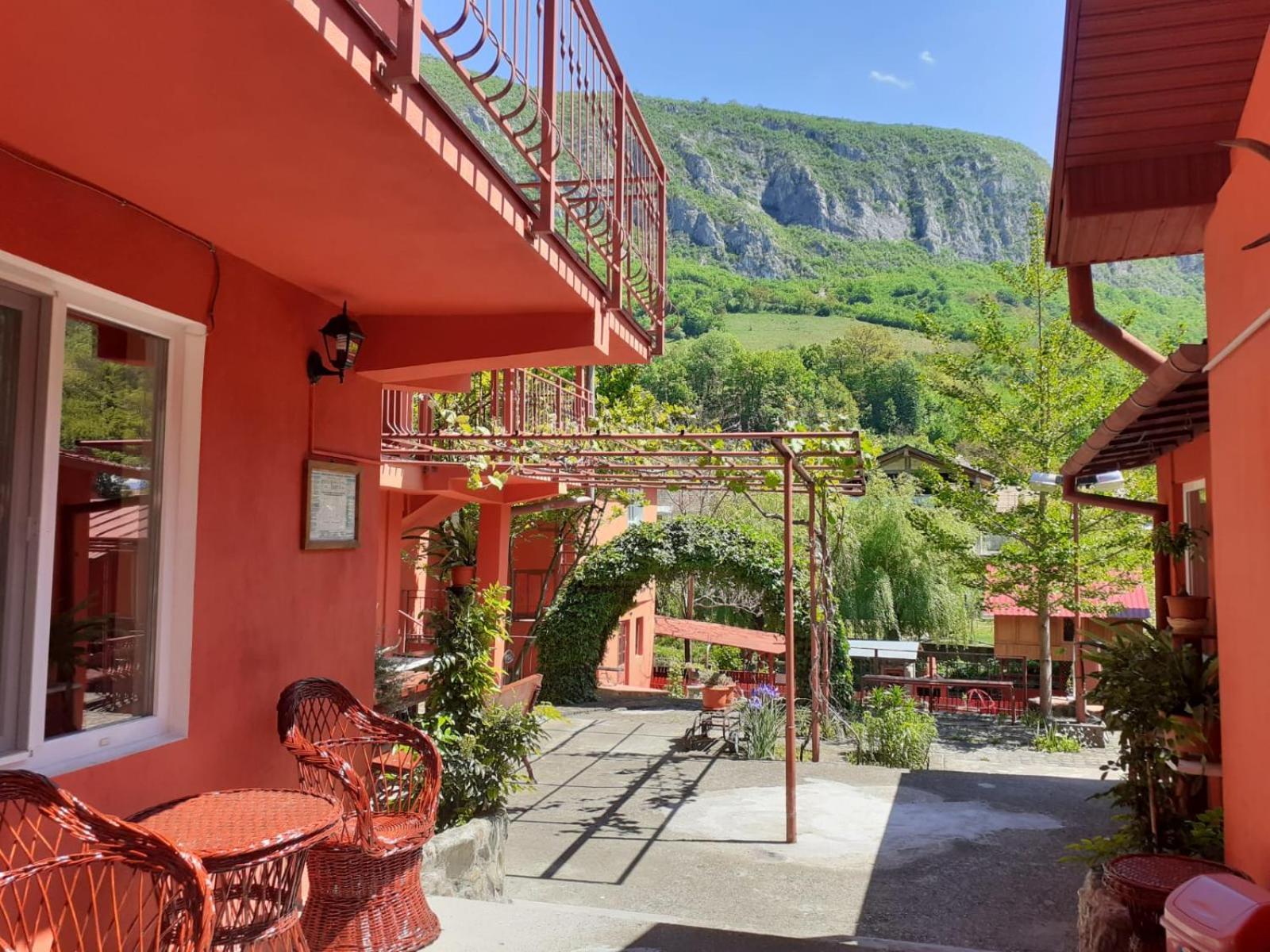 Pensiunea Belladonna Băile Herculane Exterior photo
