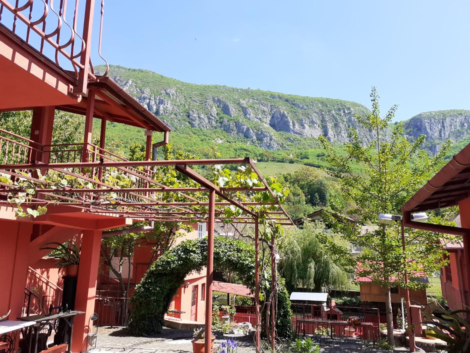 Pensiunea Belladonna Băile Herculane Exterior photo